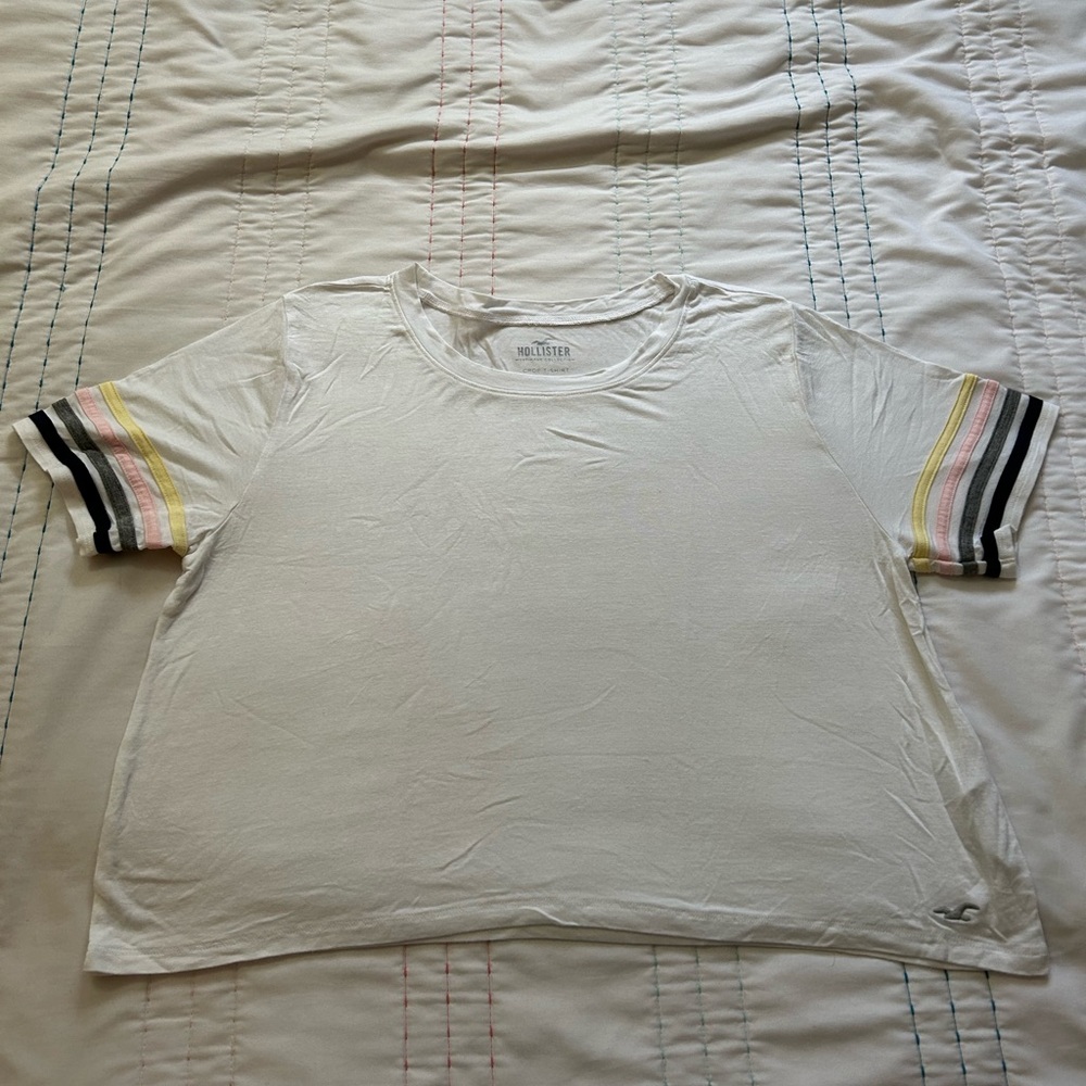 “Hollister” T-Shirt, Size “Large”